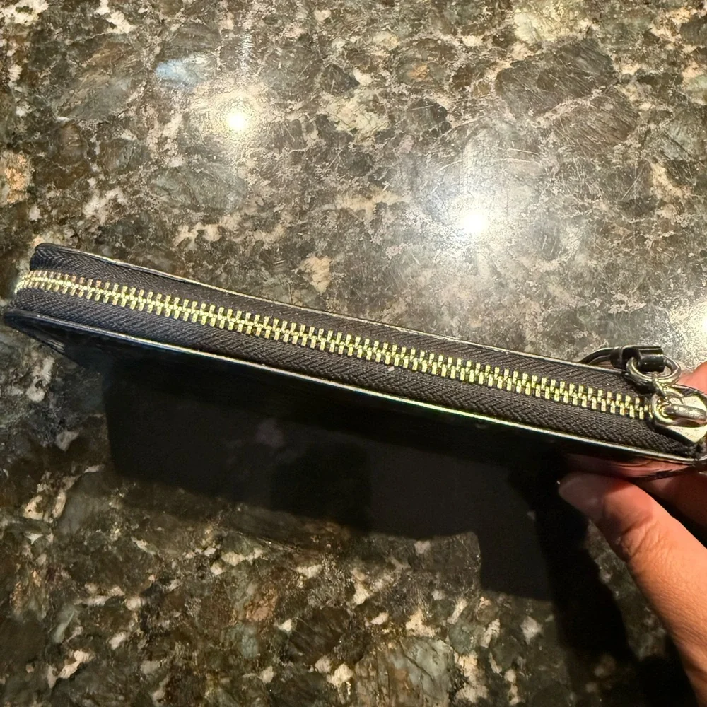 COACH POPPY EMBOSSED‎ PATENT LEATHER SLIM ZIP WALLET BLACK RARE MINT S